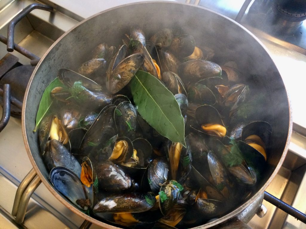 mussels, French, France, cuisine, cooking classes